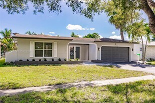 10760 NW 29th Mnr in Sunrise, FL - Building Photo
