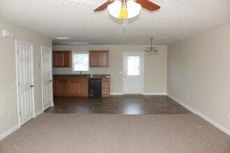 820 Carson Cir in Grottoes, VA - Building Photo - Building Photo
