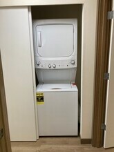 Lake Burien View in Burien, WA - Building Photo - Building Photo