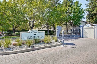 978 Summerplace Dr in San Jose, CA - Building Photo