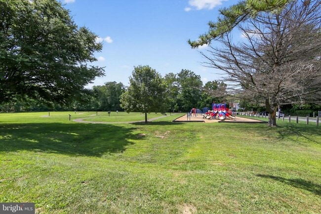 property at 1016 Violet St