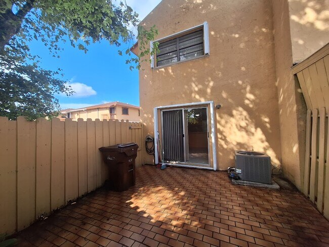 5357 W 23rd Ct in Hialeah, FL - Building Photo - Building Photo