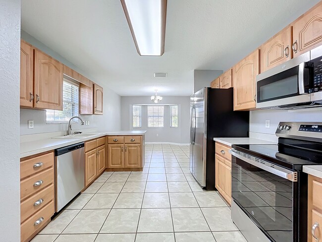 2781 Bay Lagoon Way in Tavares, FL - Building Photo - Building Photo