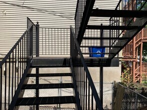 137 Brooks St in Boston, MA - Building Photo - Building Photo