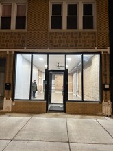 5436 W Fullerton Ave, Unit 1 in Chicago, IL - Building Photo - Building Photo