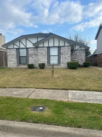 1323 Smokehouse St in Mesquite, TX - Building Photo
