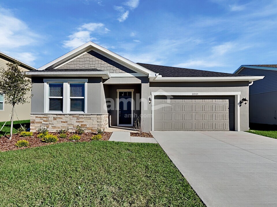 33949 Widman Way in Zephyrhills, FL - Building Photo