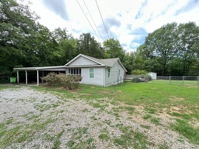 7082 US-11 in Springville, AL - Building Photo - Building Photo