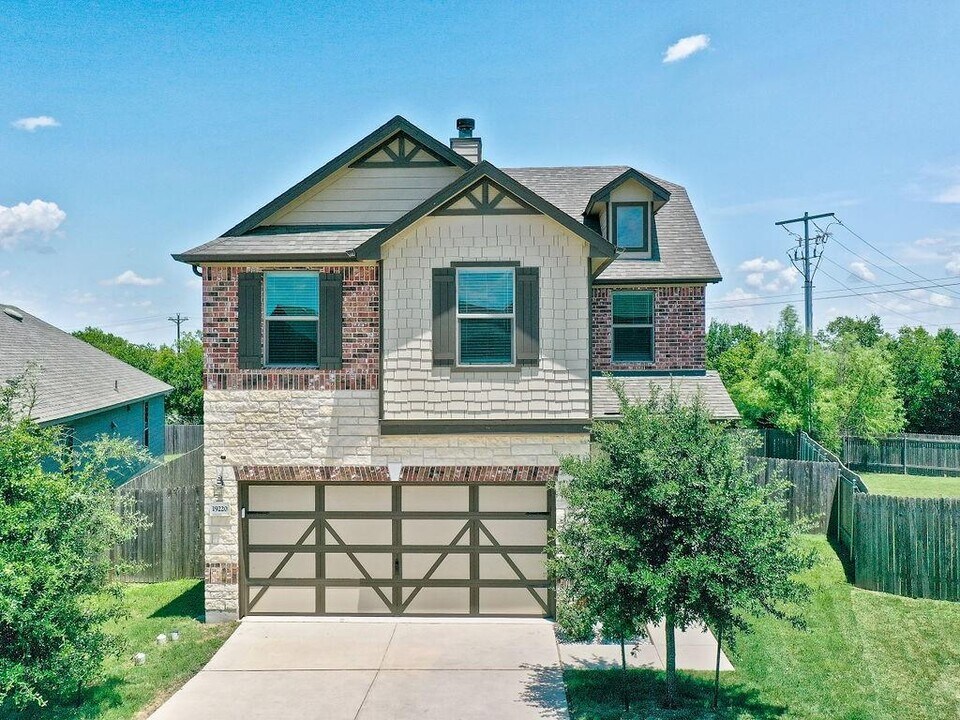 19220 Zachary Taylor St in Manor, TX - Building Photo