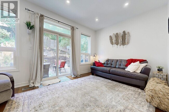 38 Bell Manor Dr in Toronto, ON - Building Photo - Building Photo