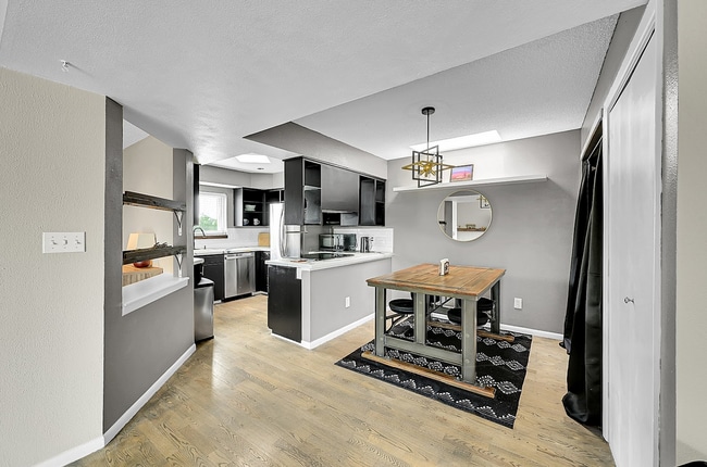 1226 S Monaco Pkwy, Unit B308 in Denver, CO - Foto de edificio - Building Photo
