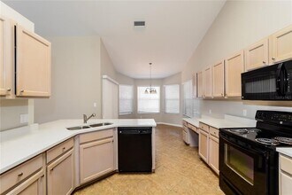 33303 Lake Bend Cir in Leesburg, FL - Building Photo - Building Photo
