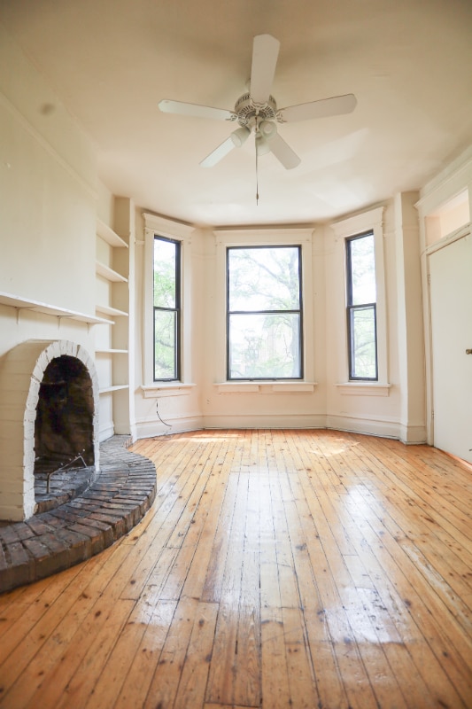 property at 836 W Cornelia Ave