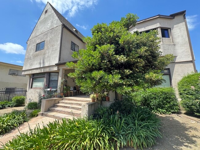 property at 1341 N Bronson Ave