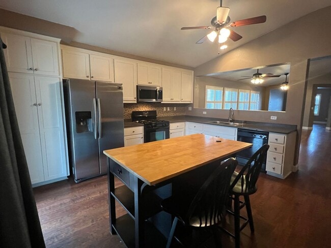 1462 Antioch Ct in Merced, CA - Building Photo - Building Photo