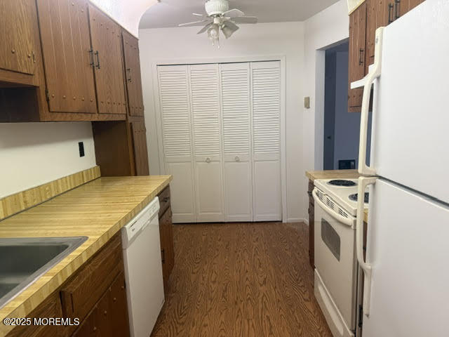 166 Cross Slope Ct in Englishtown, NJ - Building Photo - Building Photo