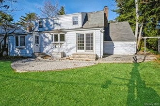 40 Derby Rd in Port Washington, NY - Building Photo - Building Photo