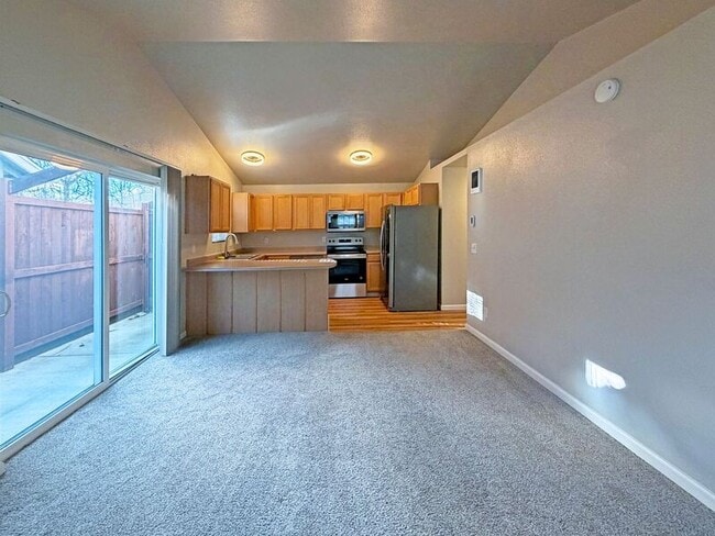 573 Hanover St in Eugene, OR - Building Photo - Building Photo