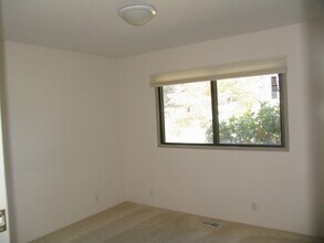 1154 NE Birchaire Ln in Hillsboro, OR - Building Photo - Building Photo