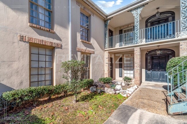 1504 Dauphin St in Mobile, AL - Foto de edificio - Building Photo