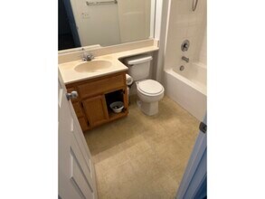 4660 W Naomi Way in Fresno, CA - Building Photo - Building Photo