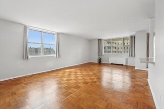6040 Jfk Blvd E in West New York, NJ - Foto de edificio - Building Photo