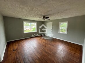 1900 Broadway St, Unit B in Anderson, IN - Foto de edificio - Building Photo