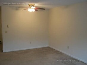 66 Mayflower Ave, Unit 1 in Middleboro, MA - Building Photo - Building Photo