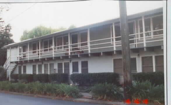 25 Willow Ave in Corte Madera, CA - Foto de edificio - Building Photo