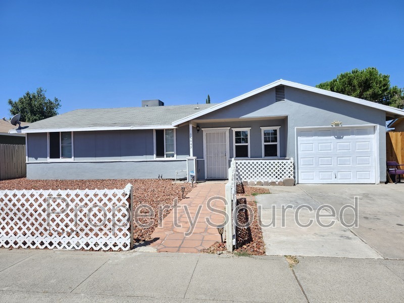 16045 Julie Ln in Lathrop, CA - Building Photo