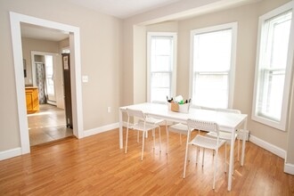 73 Green Hill Pky, Unit 2 in Worcester, MA - Foto de edificio - Building Photo