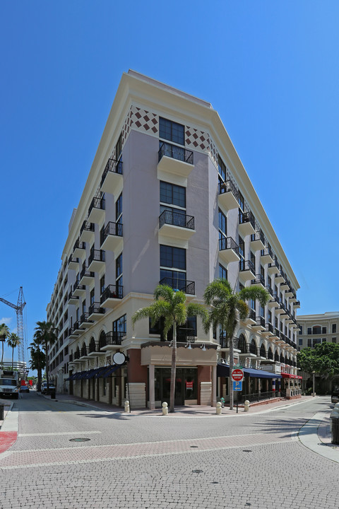 Waterfront Clematis in West Palm Beach, FL - Foto de edificio