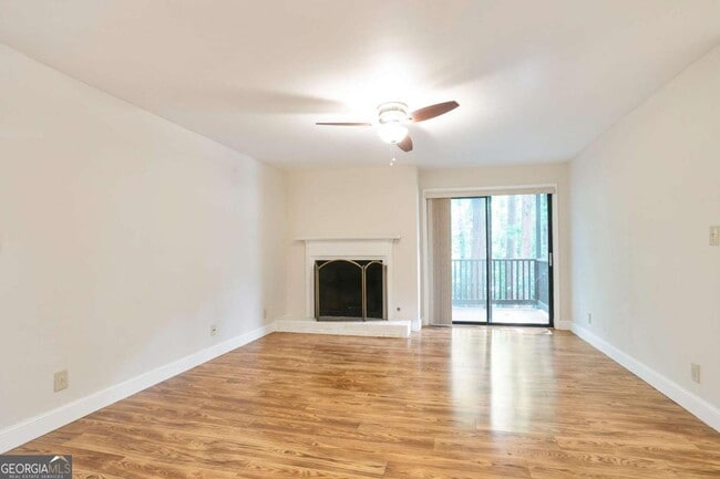 408 River Run Dr in Atlanta, GA - Building Photo - Building Photo