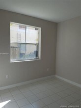 1652 SE 28th St-Unit -104 in Homestead, FL - Building Photo - Building Photo