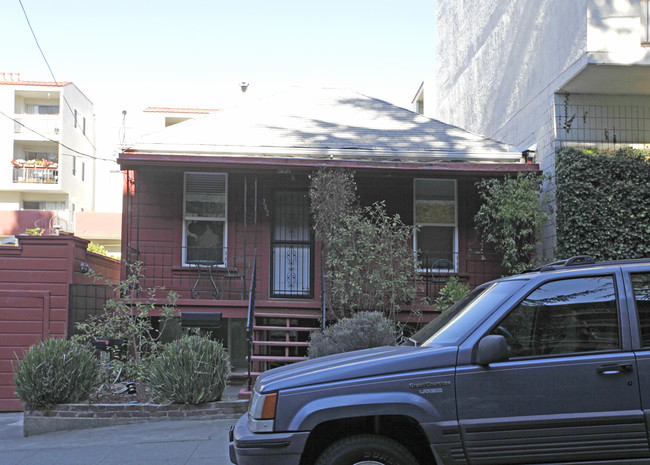 282 Whitmore St in Oakland, CA - Foto de edificio - Building Photo