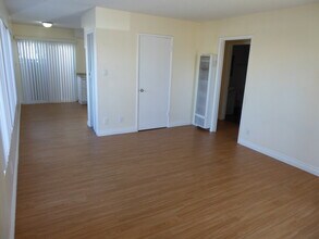 214 Melrose Dr, Unit 214 in Oxnard, CA - Foto de edificio - Building Photo