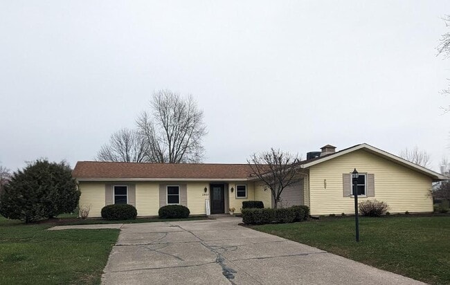 property at 2907 Greenbriar Dr