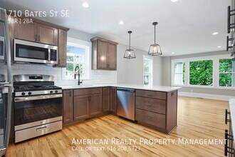 710 Bates St SE in Grand Rapids, MI - Building Photo - Building Photo