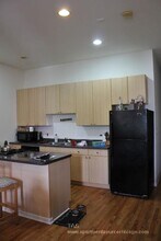 2833 W Medill Ave in Chicago, IL - Foto de edificio - Building Photo