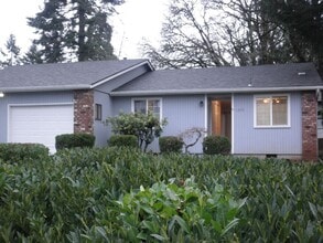 1575 Distinctive Ct S in Salem, OR - Building Photo - Building Photo