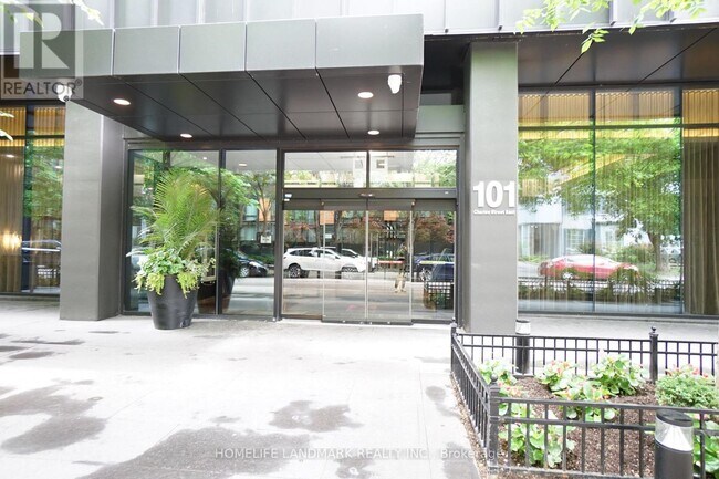 101 Charles St E in Toronto, ON - Building Photo - Building Photo