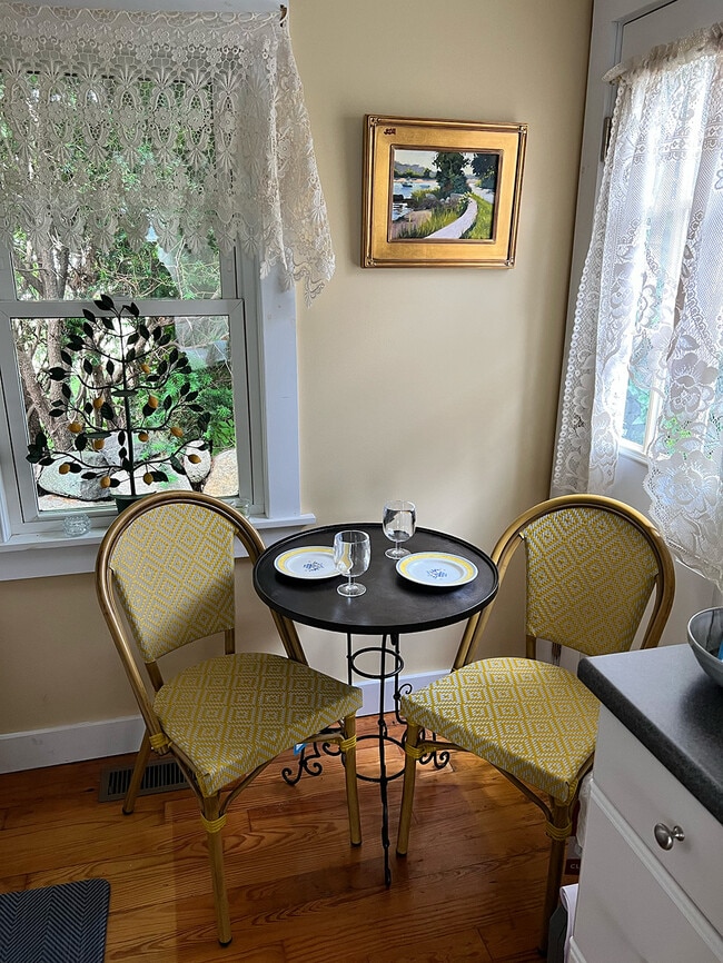 34 High St, Unit C in Rockport, MA - Building Photo - Building Photo