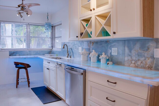 550 NE 16th St in Boca Raton, FL - Building Photo - Building Photo