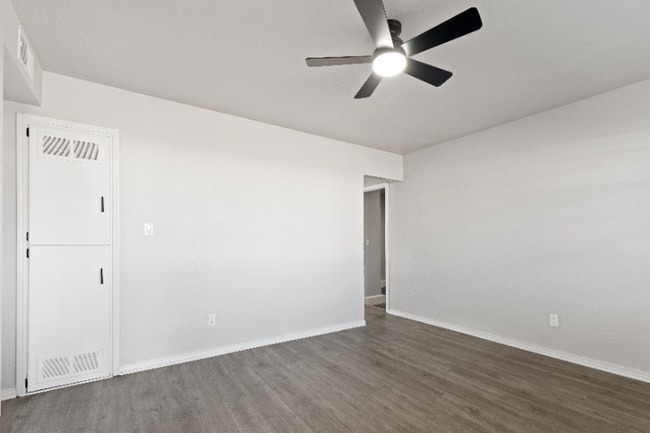 1304 Pinewood Ct in Midwest City, OK - Foto de edificio - Building Photo