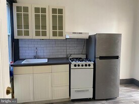 3258 N Park Ave, Unit 2R in Philadelphia, PA - Building Photo