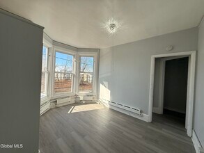 184 Quail St in Albany, NY - Building Photo - Building Photo