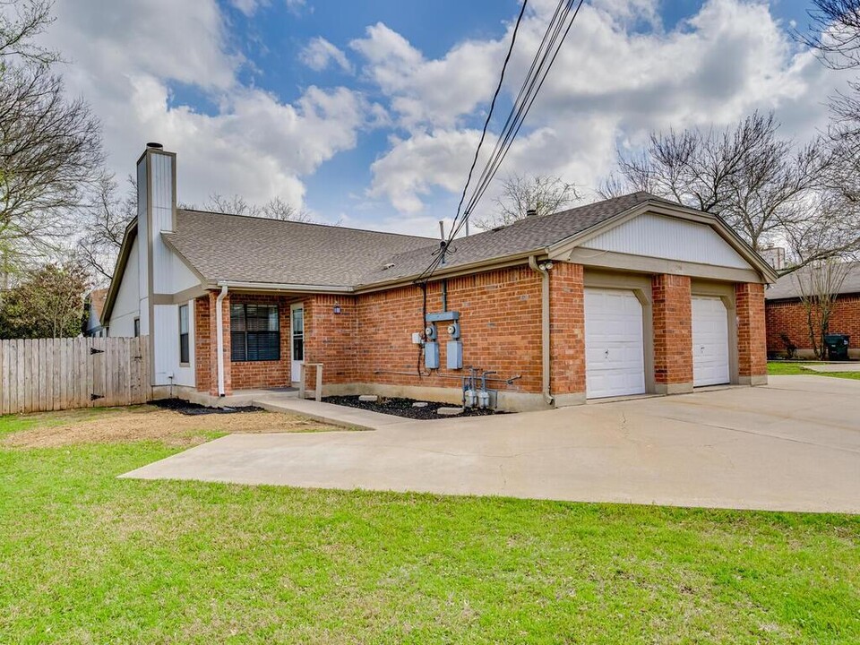 208 Tamara Dr in Georgetown, TX - Building Photo
