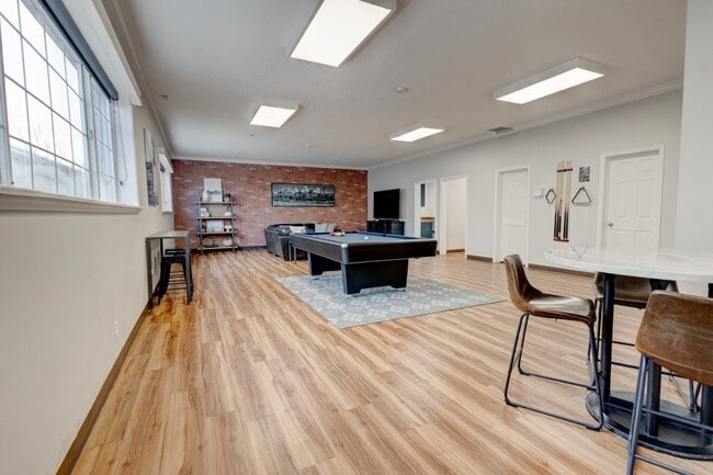 Colonial House in Rexburg, ID - Building Photo - Building Photo