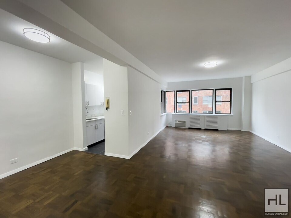 BEEKMAN PLACE in New York, NY - Building Photo