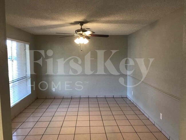 7629 W Flower St in Phoenix, AZ - Building Photo - Building Photo